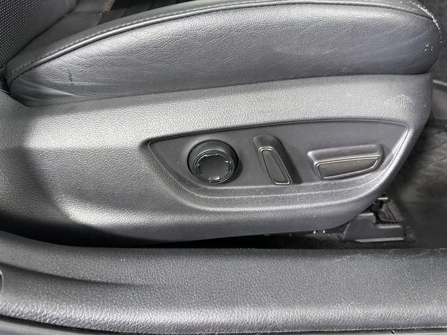 Used 2019 Toyota Avalon Touring FWD image 11