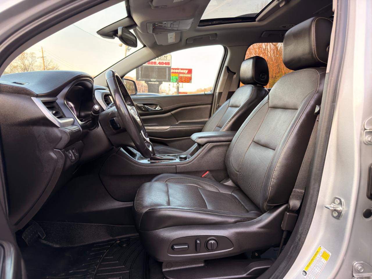 Used 2019 GMC Acadia SLT image 9