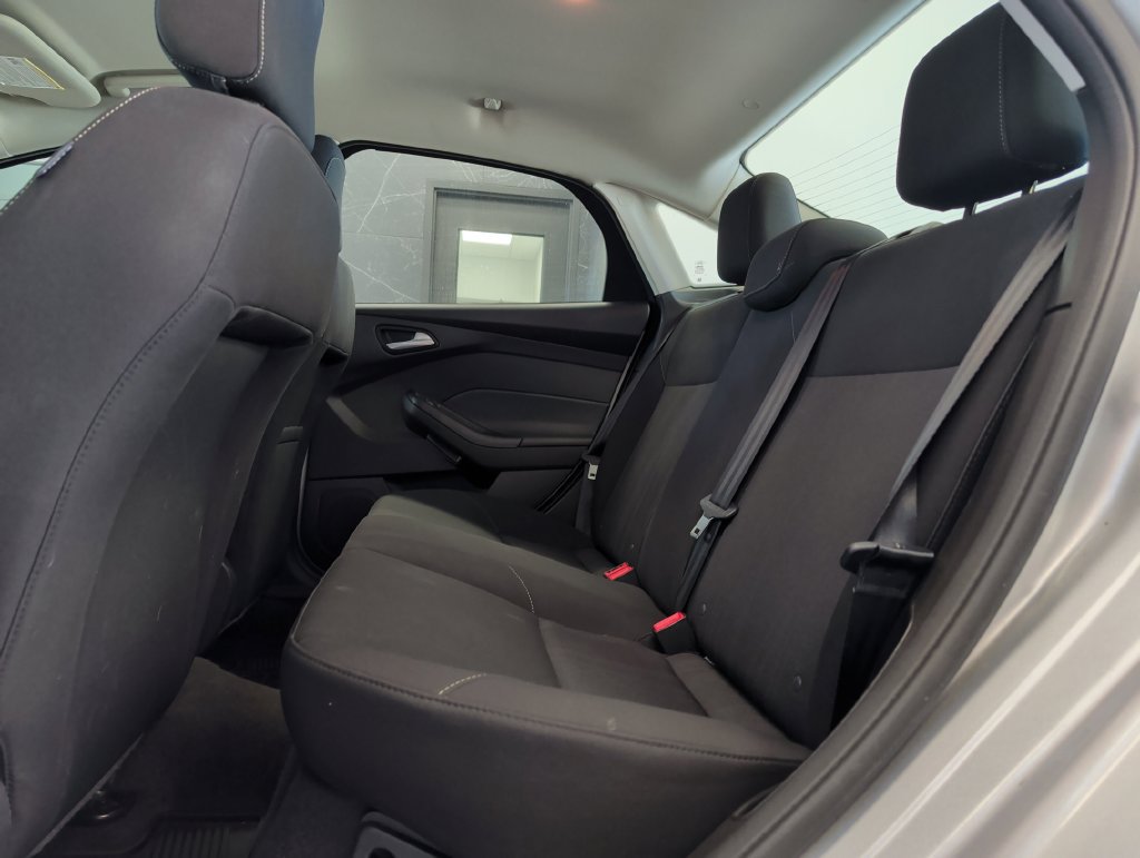 Used 2018 Ford Focus SE FWD image 29