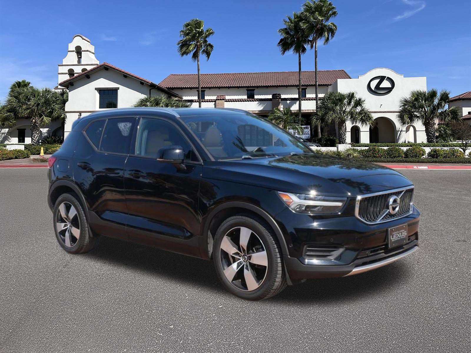Used 2019 Volvo XC40 T5 Momentum