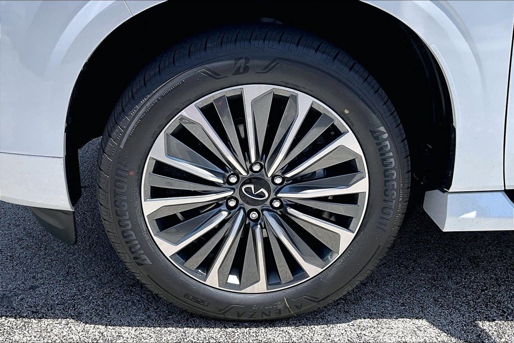 New 2027 INFINITI QX80 Luxe w/ Cargo Package RWD image 16