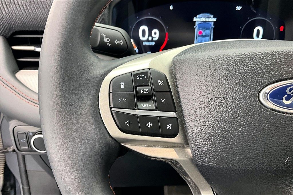 Certified 2025 Ford Explorer Active AWD/4WD image 18