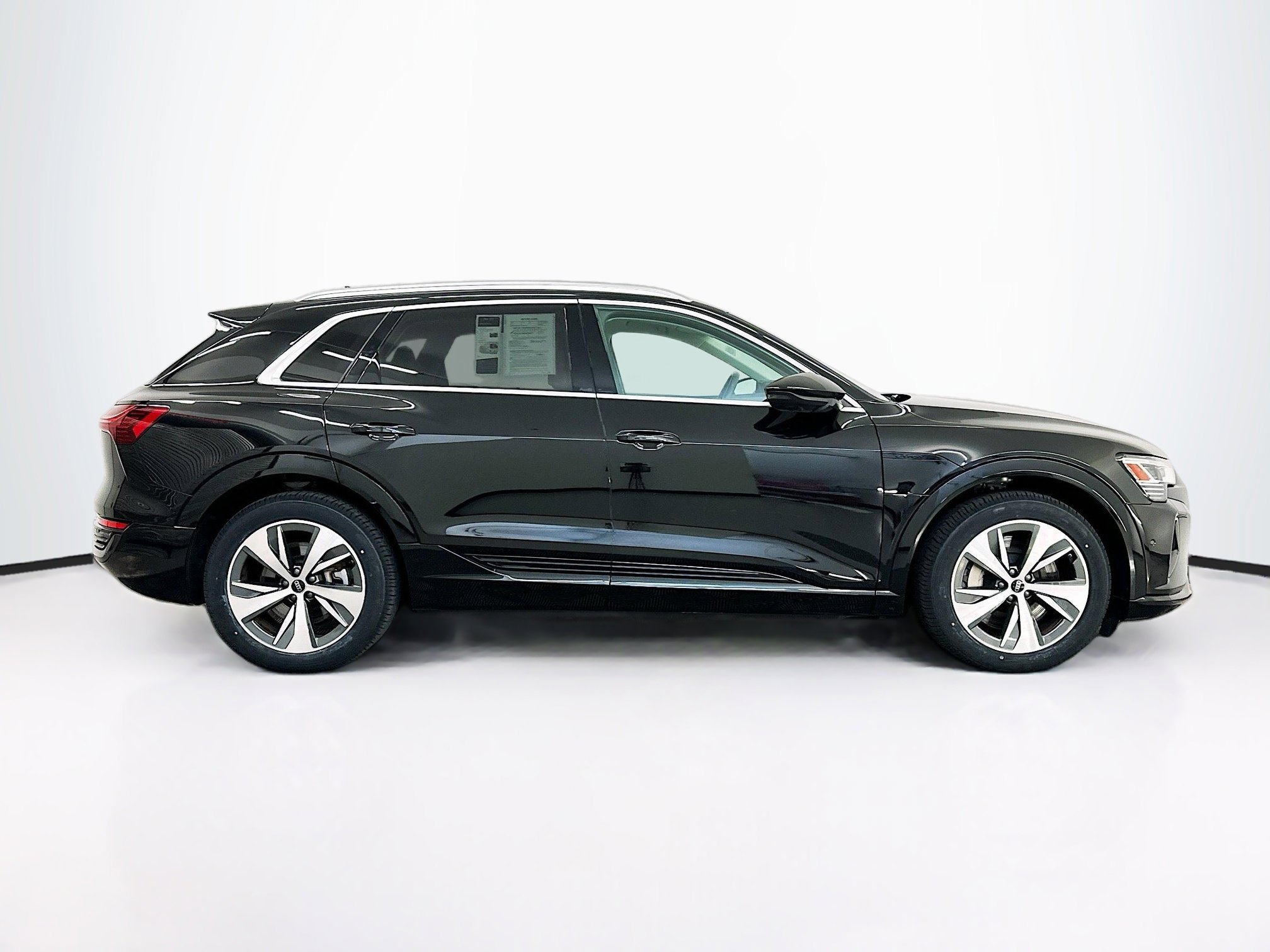 Used 2024 Audi Q8 e-tron Premium Plus w/ Premium Plus Package AWD/4WD image 10