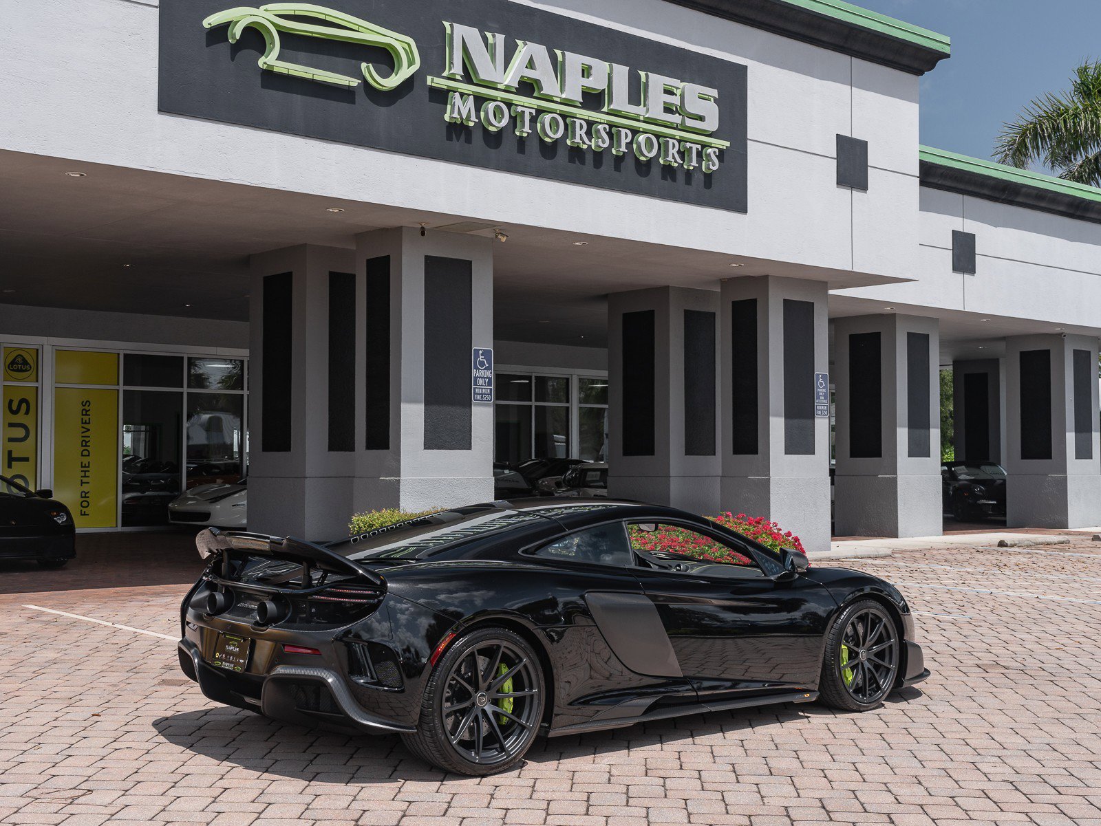 Used 2016 McLaren 675LT Coupe image 20