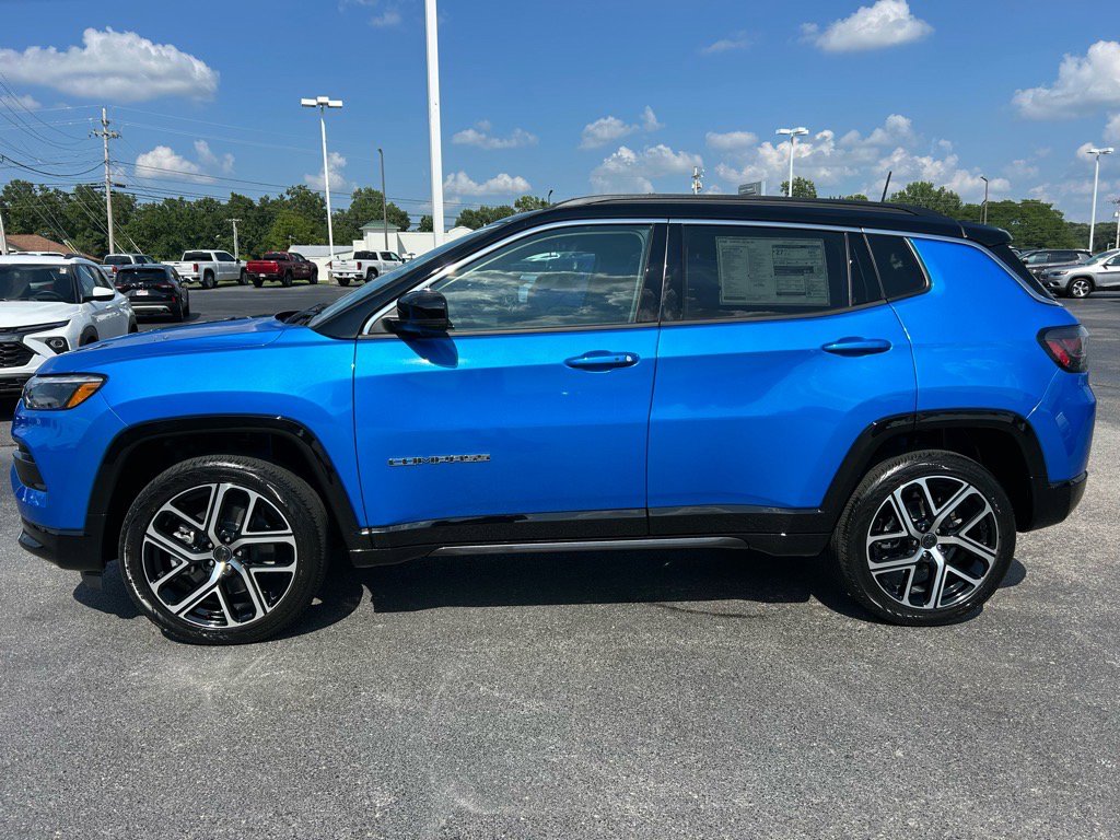 New 2025 Jeep Compass Limited image 11