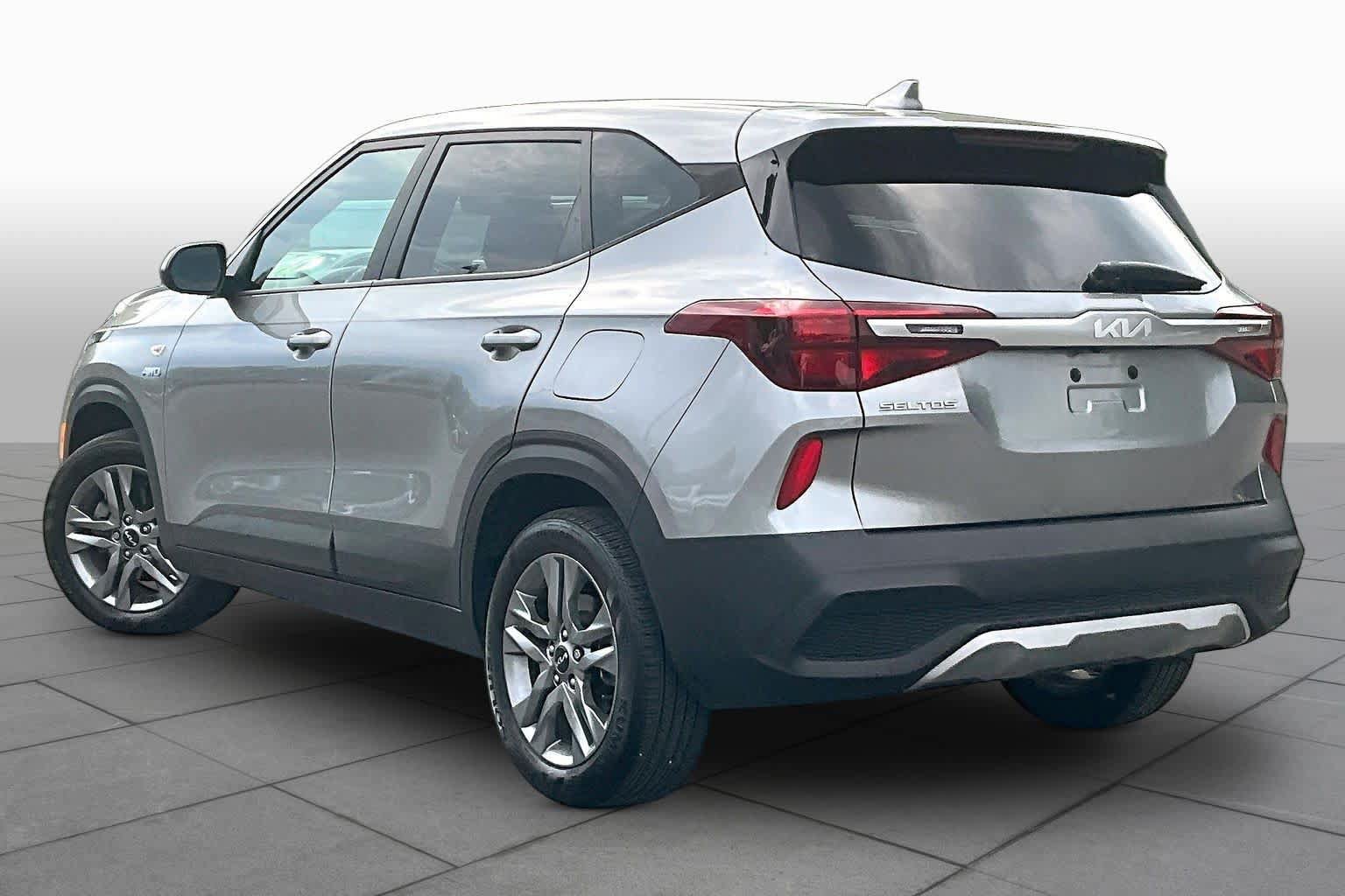 Used 2023 Kia Seltos LX AWD/4WD image 12