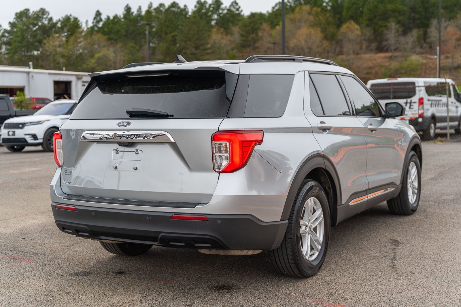 Certified 2022 Ford Explorer XLT RWD image 7