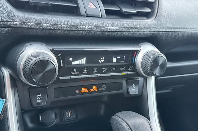 Used 2023 Toyota RAV4 LE image 27