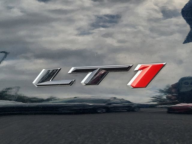 Used 2021 Chevrolet Camaro LT RWD image 6