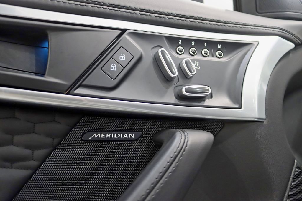 Used 2021 Jaguar F-TYPE R AWD/4WD image 28