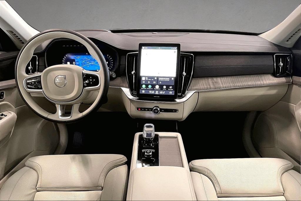 Certified 2025 Volvo XC90 B5 Ultra AWD/4WD image 8
