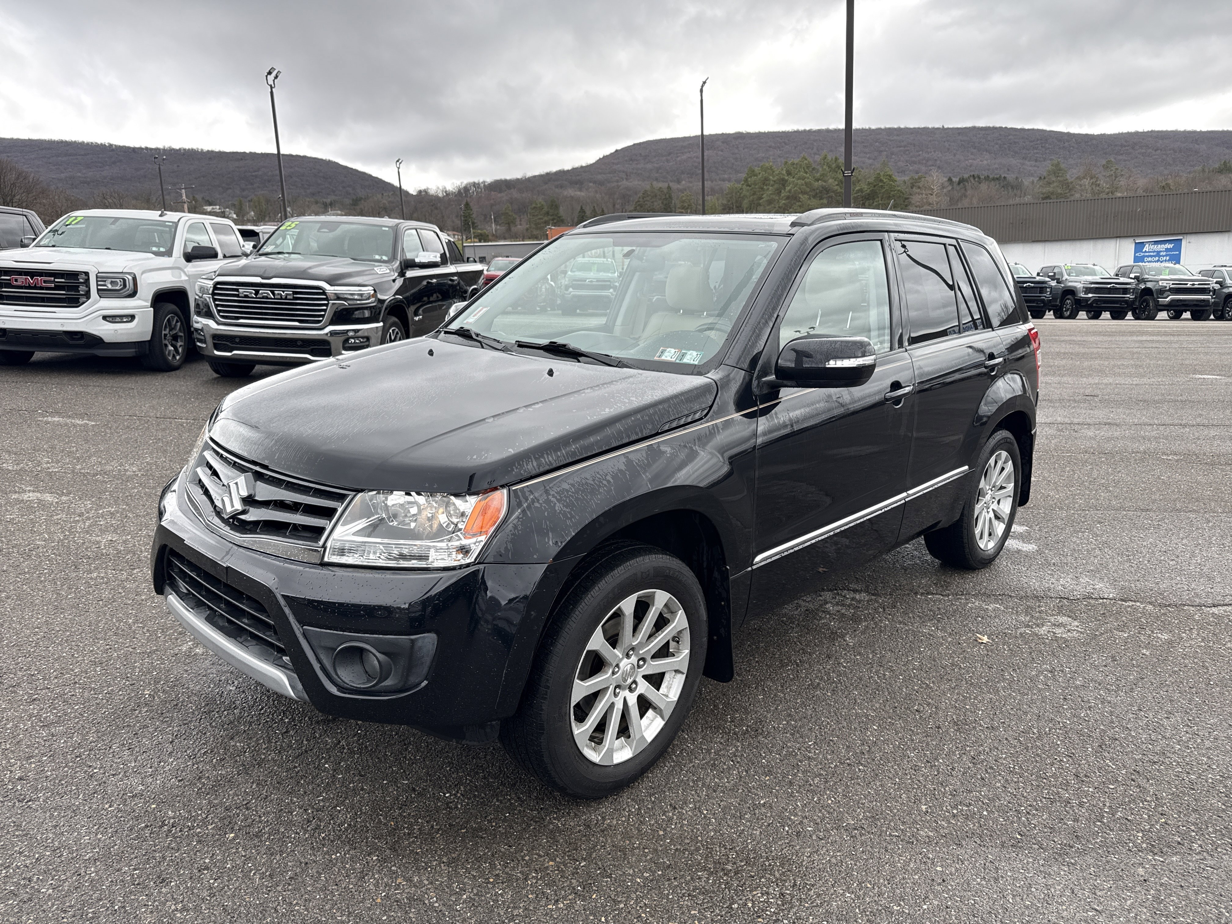 Used 2013 Suzuki Grand Vitara Limited image 8
