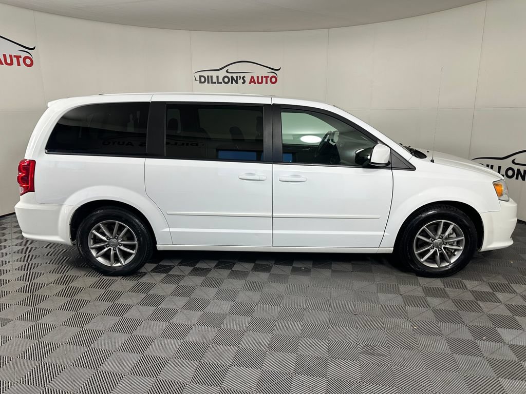 Used 2016 Dodge Grand Caravan SE FWD image 9