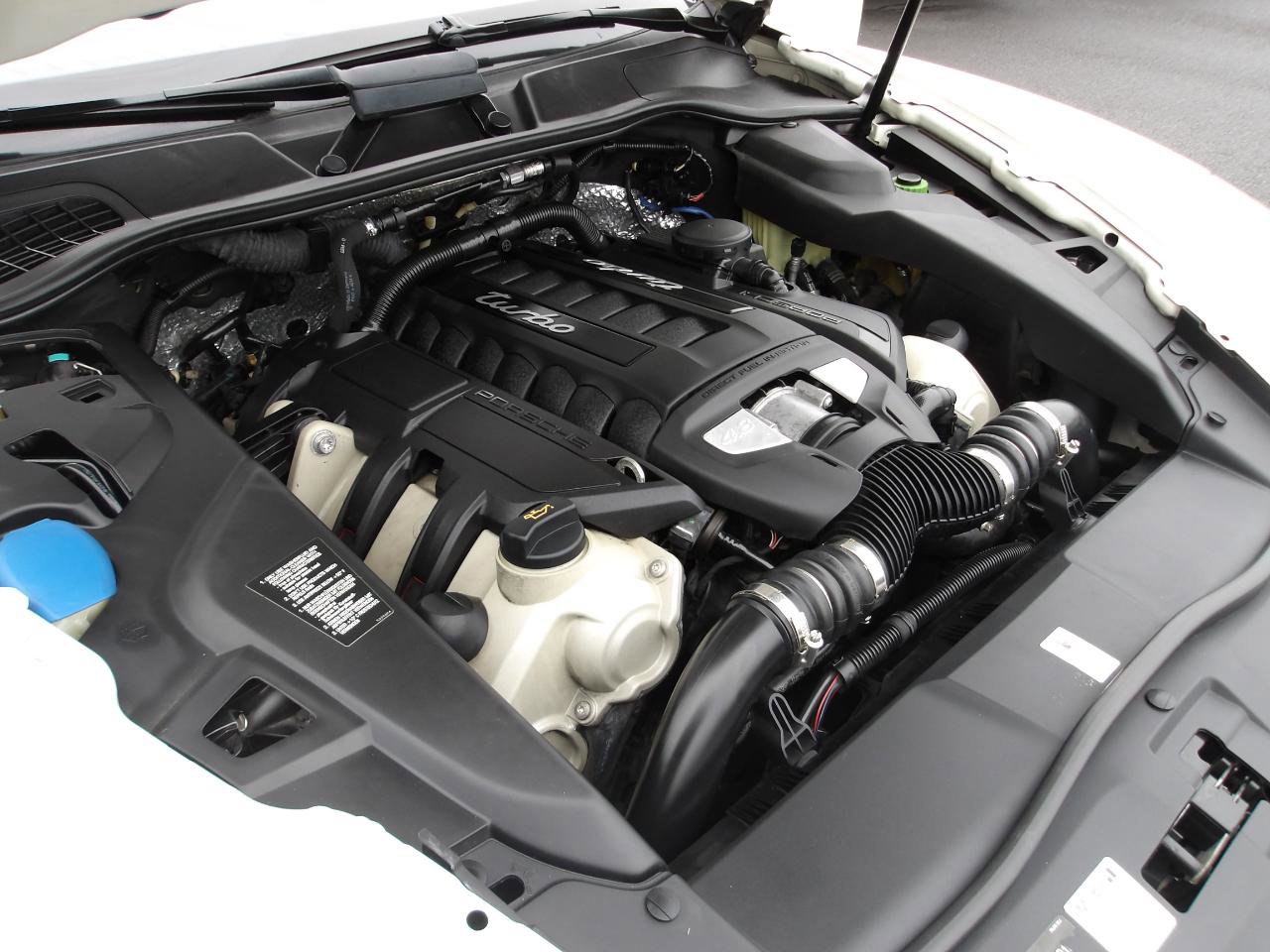 Used 2012 Porsche Cayenne Turbo AWD/4WD image 22