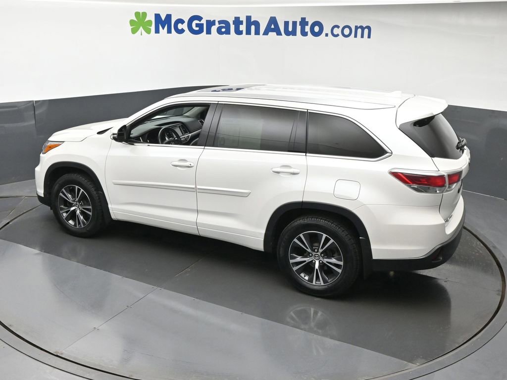 Used 2016 Toyota Highlander XLE AWD/4WD image 21