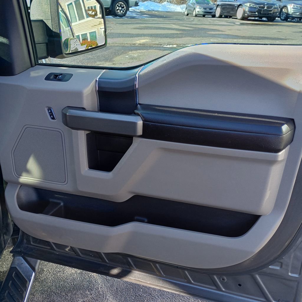 Used 2017 Ford F150 XLT w/ Equipment Group 302A Luxury AWD/4WD image 22