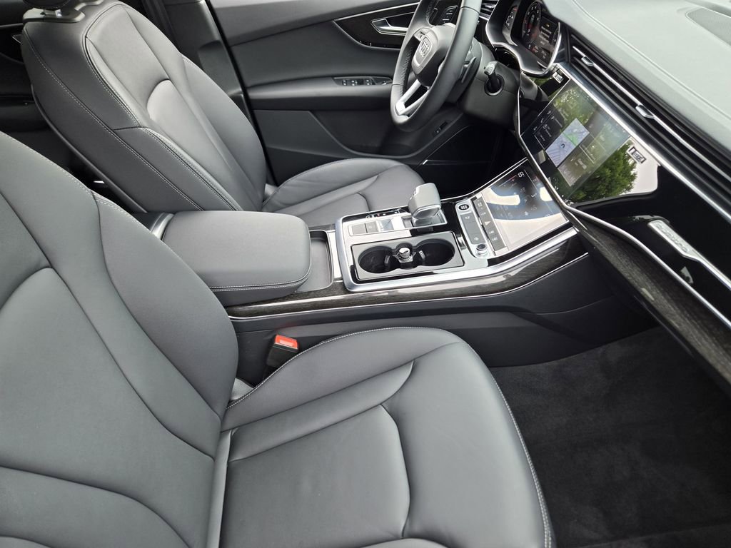 Certified 2025 Audi Q7 2.0T Premium Plus w/ Convenience Plus Package AWD/4WD image 18
