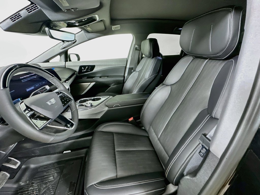 New 2027 Cadillac Optiq Premium Luxury w/ LPO, Floor Liner Package AWD/4WD image 26