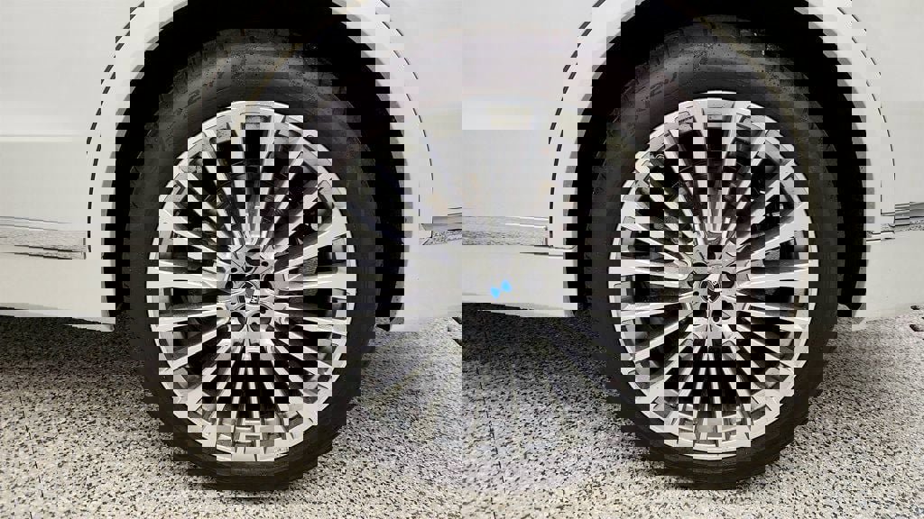 Used 2026 BMW X7 xDrive40i w/ Dynamic Handling Package image 9