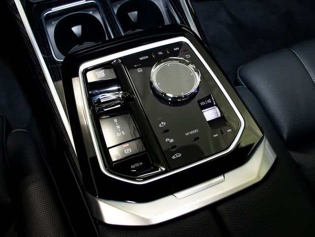 Used 2026 BMW 740i xDrive w/ Executive Package AWD/4WD image 20