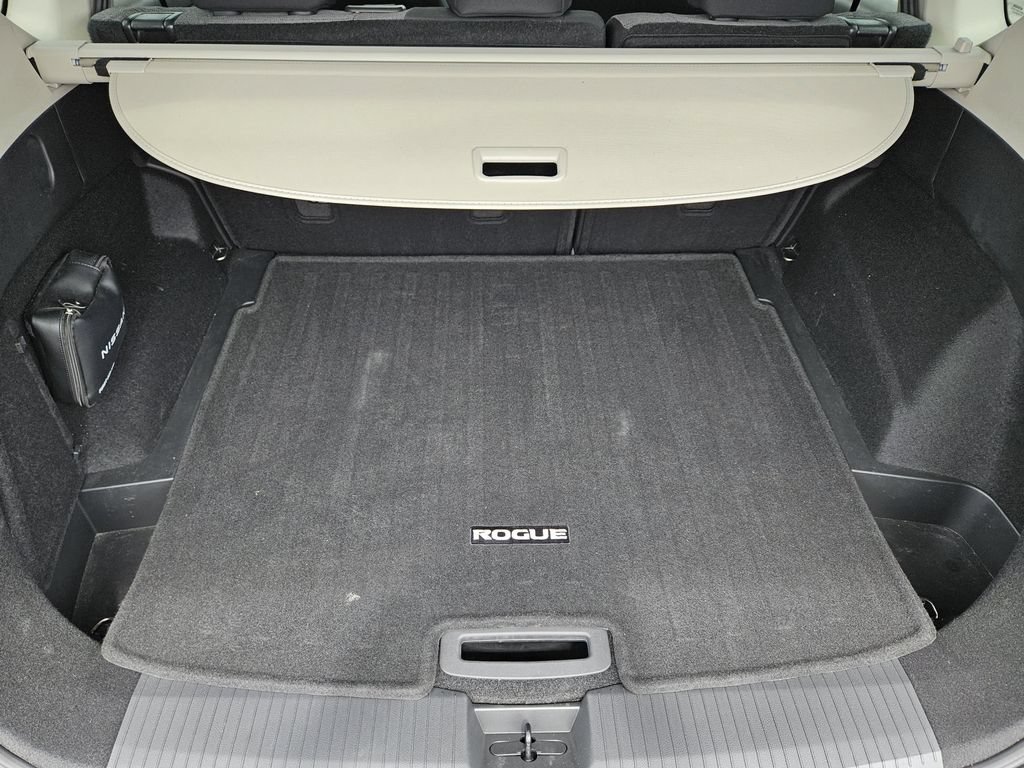Certified 2023 Nissan Rogue SV FWD image 20