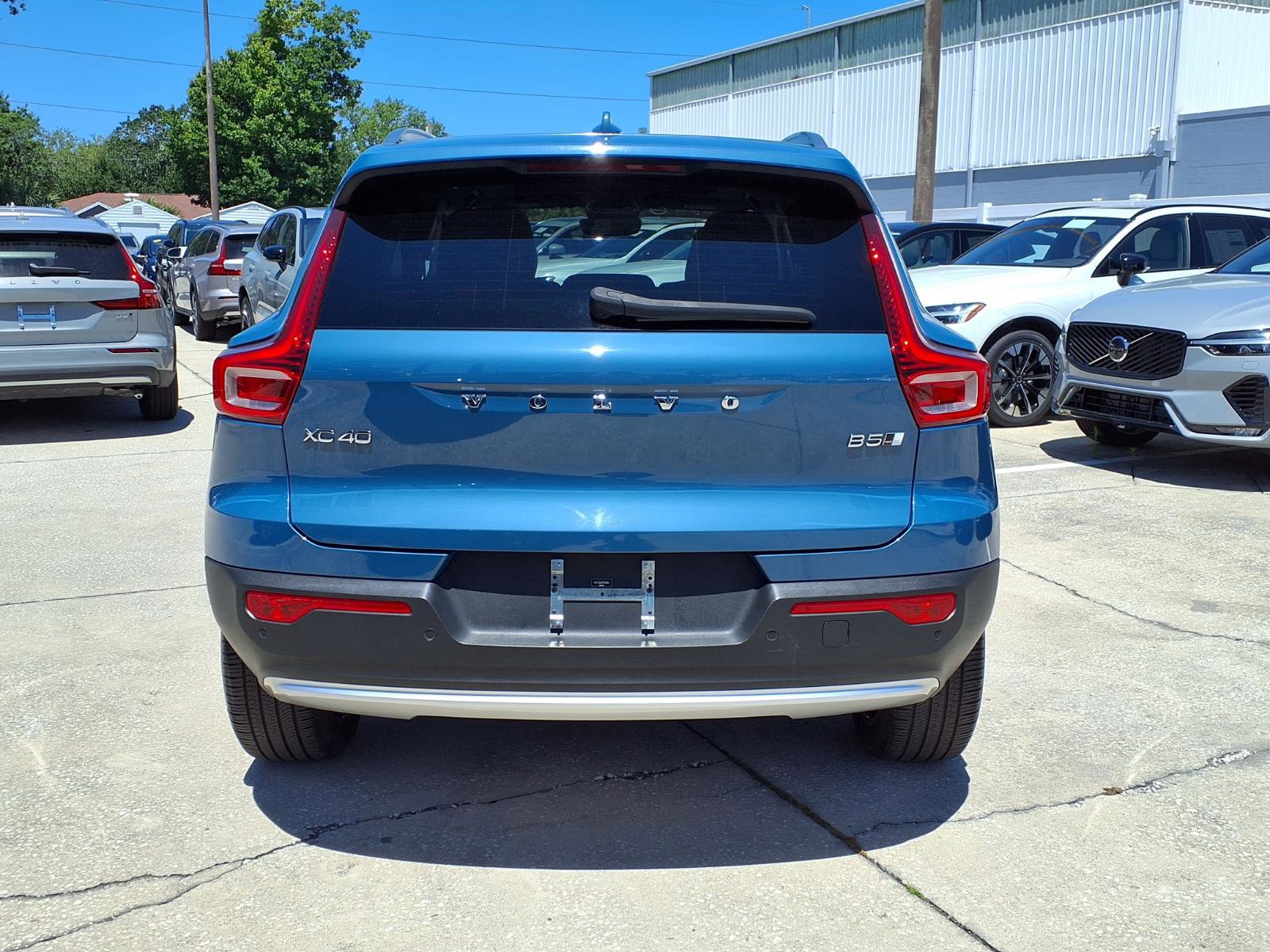 Certified 2023 Volvo XC40 B5 Ultimate w/ Protection Package Premier AWD/4WD image 6
