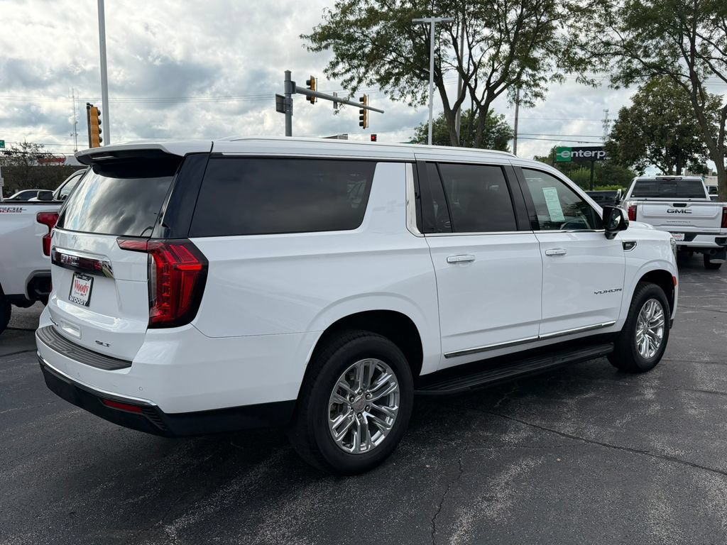 Certified 2024 GMC Yukon XL SLT w/ SLT Luxury Package AWD/4WD image 11