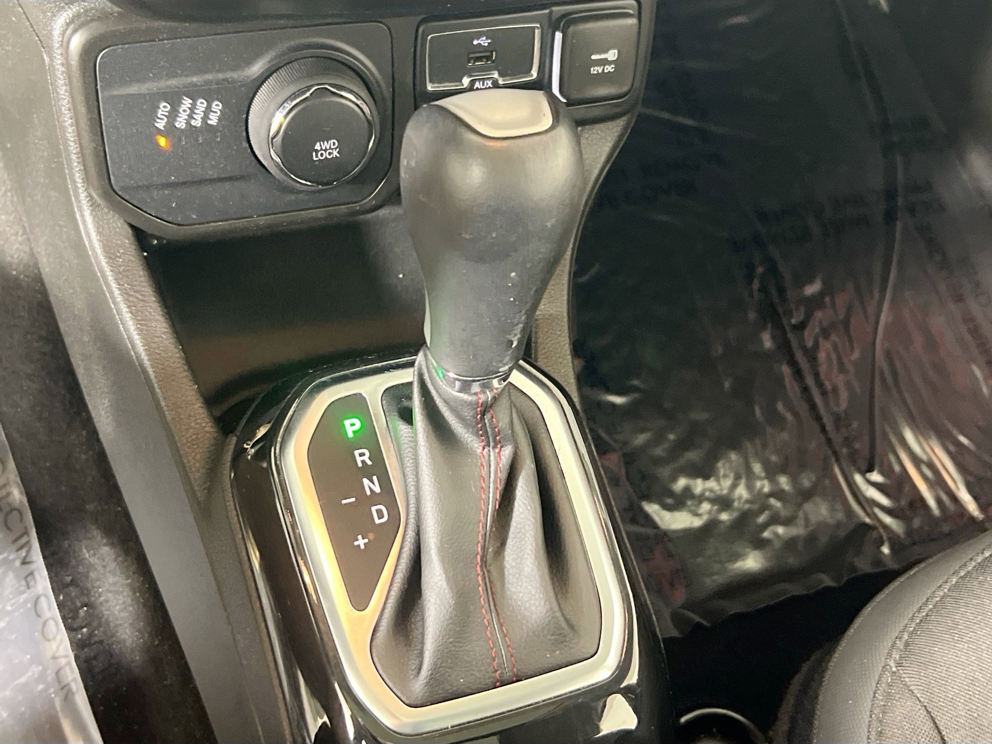 Used 2022 Jeep Renegade Latitude w/ Sun/Sound Group AWD/4WD image 17