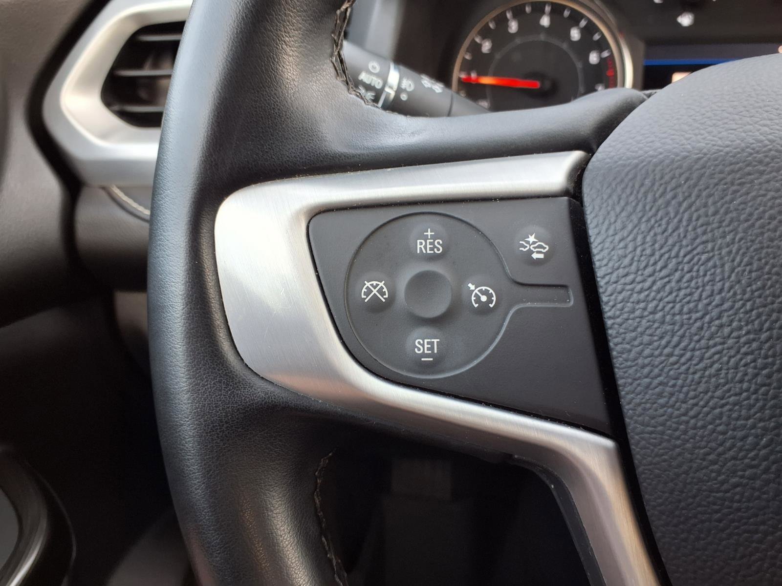 Used 2023 GMC Acadia SLT w/ LPO, Floor Liner Package AWD/4WD image 16