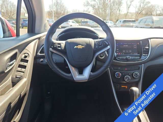 Used 2021 Chevrolet Trax LT w/ LT Convenience Package image 14