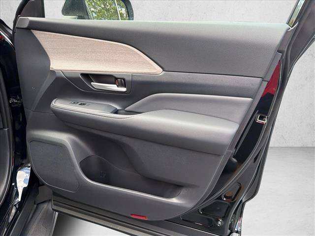 Used 2026 Toyota Grand Highlander FWD image 14