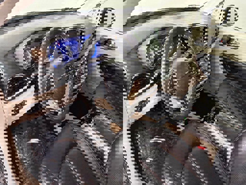 Used 2023 Chrysler Pacifica Touring-L image 17