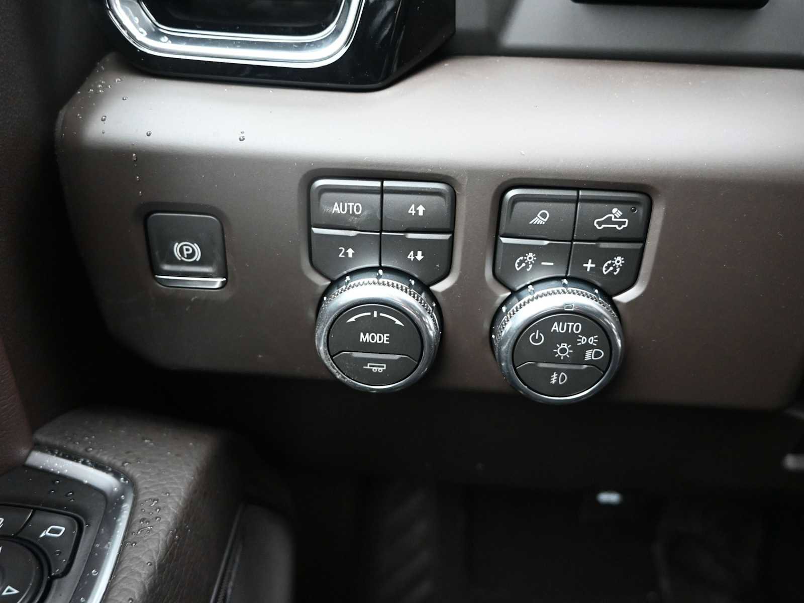 New 2026 GMC Sierra 3500 Denali w/ Denali Reserve Package image 18