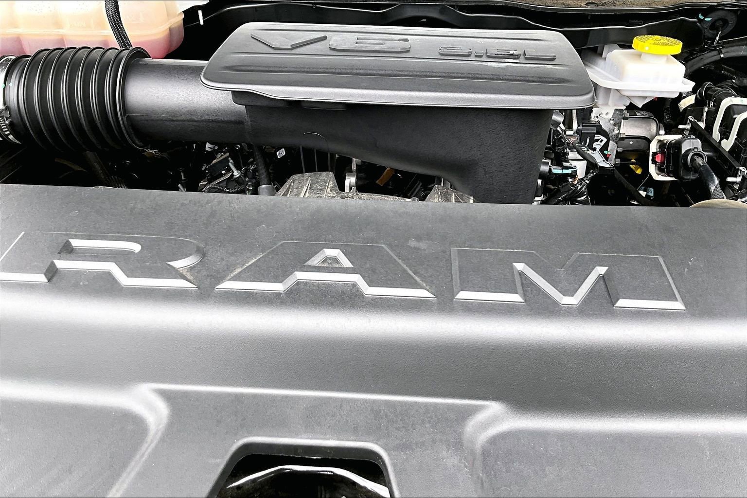 Used 2025 RAM 1500 Tradesman AWD/4WD image 32