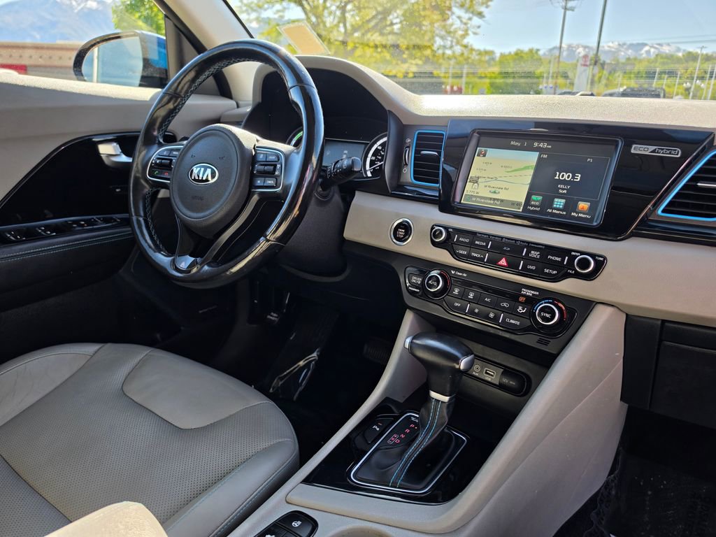 Used 2017 Kia Niro Touring FWD image 18