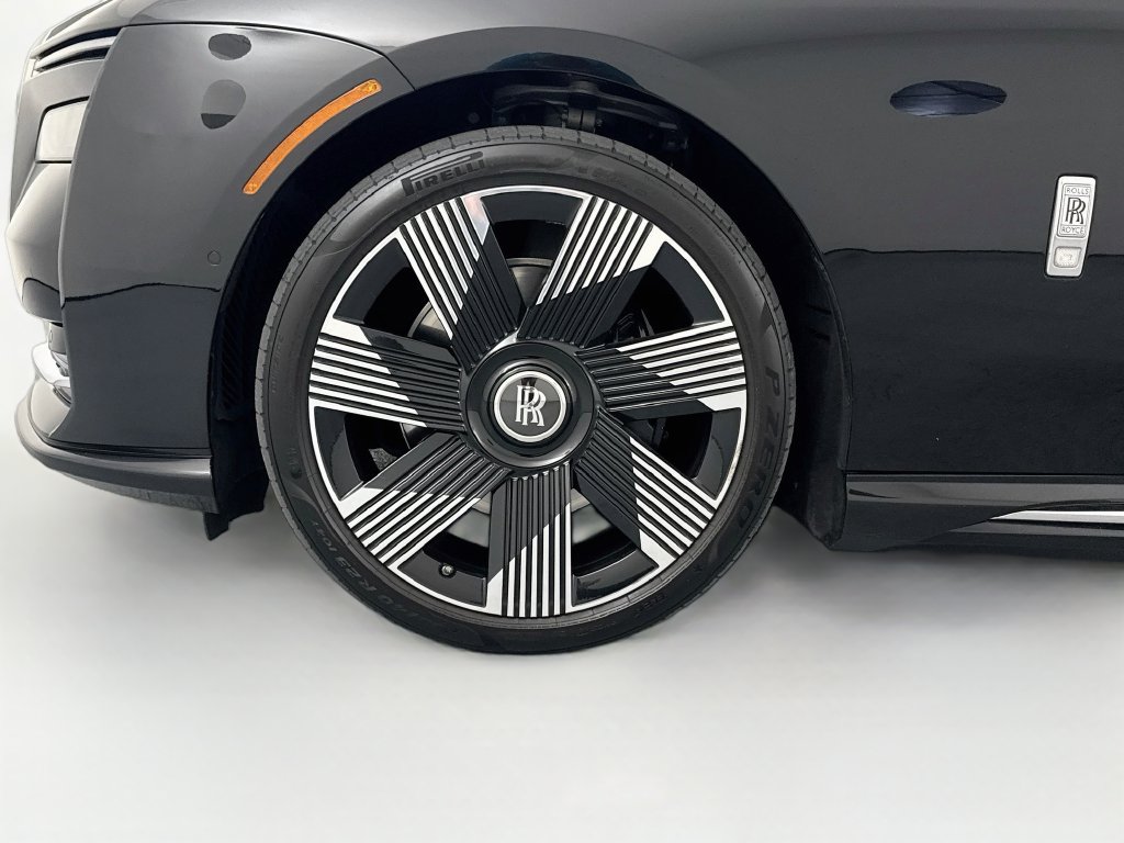 Used 2024 Rolls-Royce Spectre w/ Spectre Launch Package AWD/4WD image 33