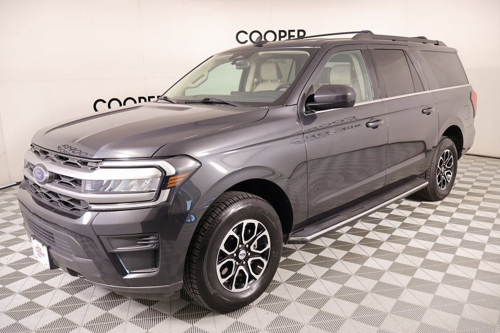 Used 2023 Ford Expedition Max XLT image 11