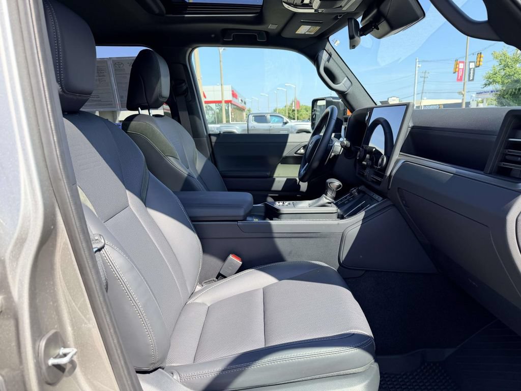 Used 2024 Lexus GX 550 AWD/4WD image 13