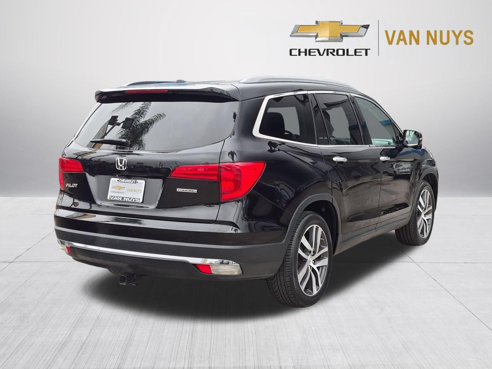 Used 2017 Honda Pilot Touring image 5