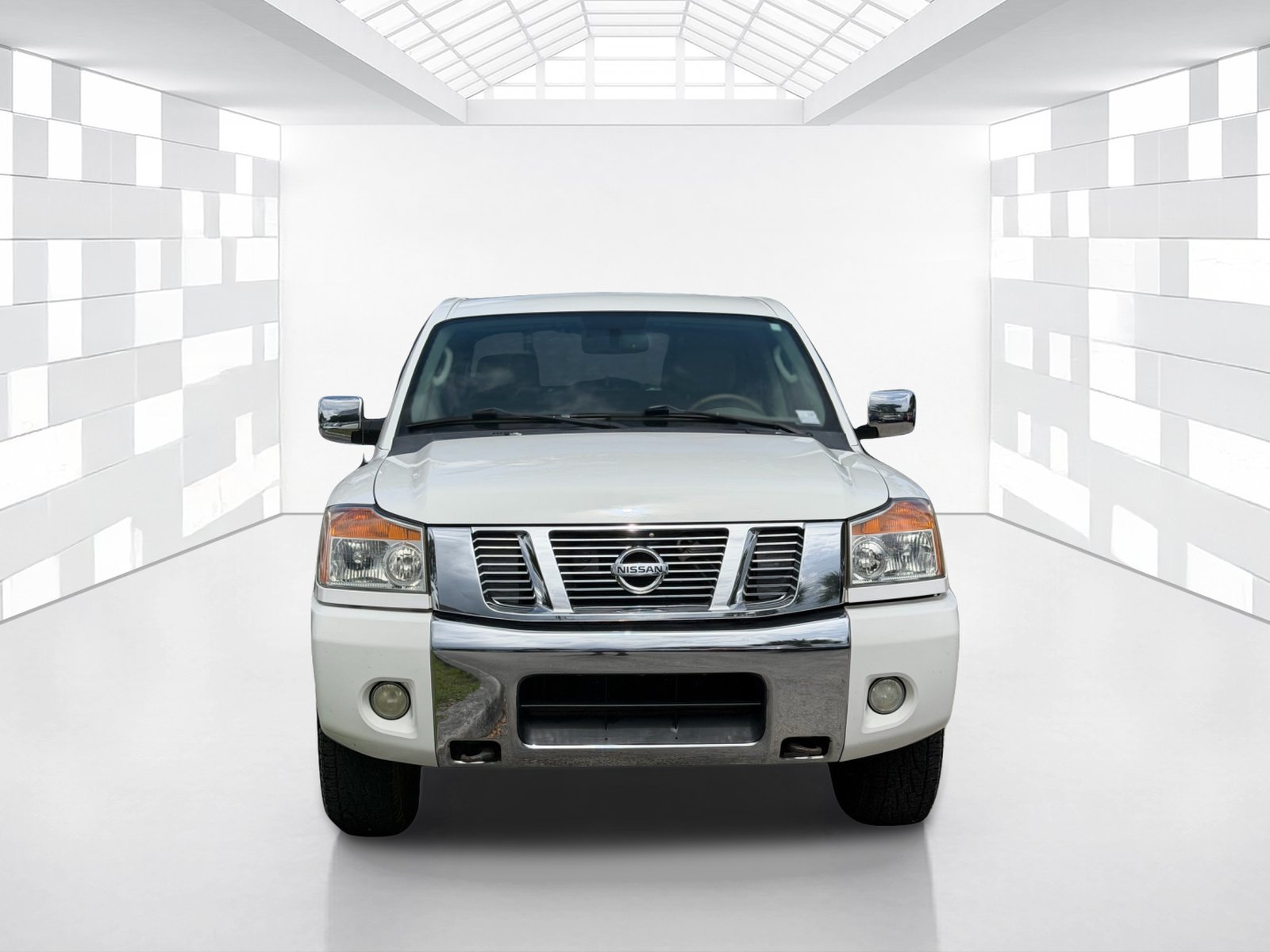 Used 2011 Nissan Titan SV w/ SV Value Truck Pkg AWD/4WD image 2