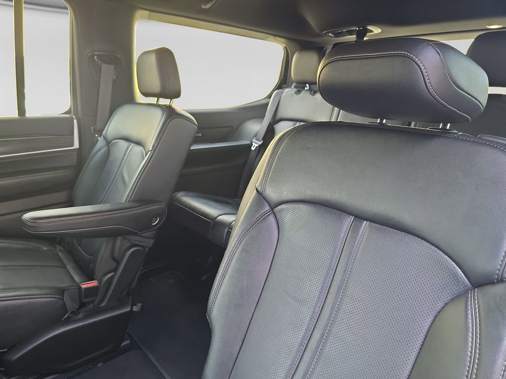 Used 2024 Jeep Wagoneer Series III image 16