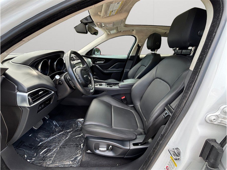 Used 2019 Jaguar F-PACE Premium AWD/4WD image 2