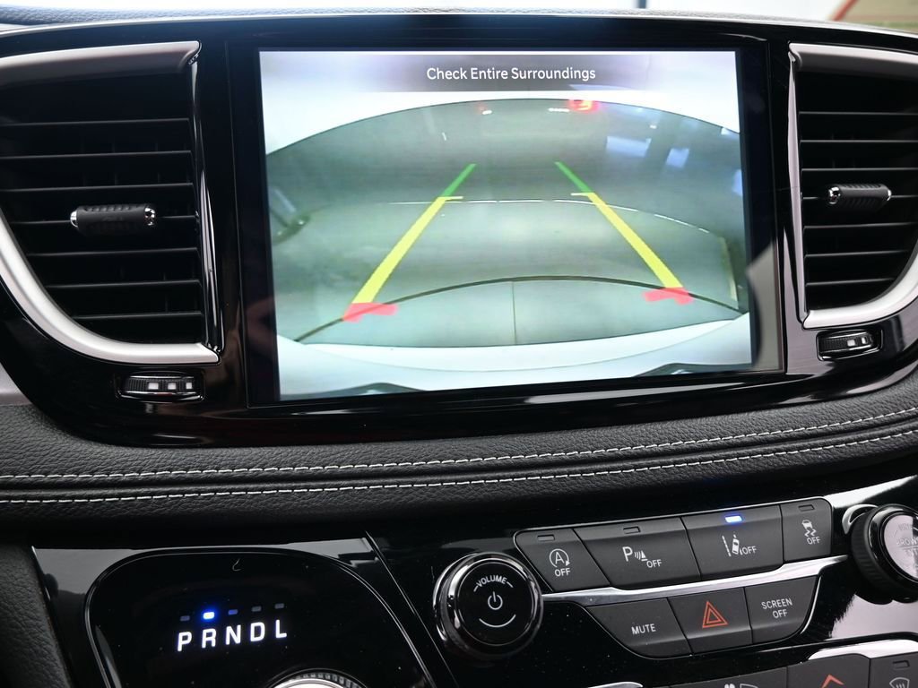 Used 2023 Chrysler Pacifica Touring-L w/ S Appearance Package image 19