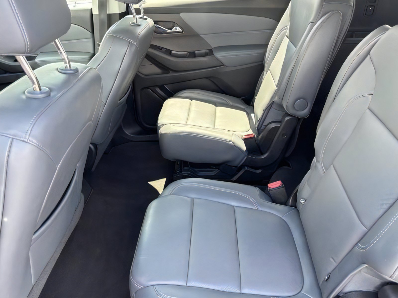 Used 2018 Chevrolet Traverse Premier AWD/4WD image 29