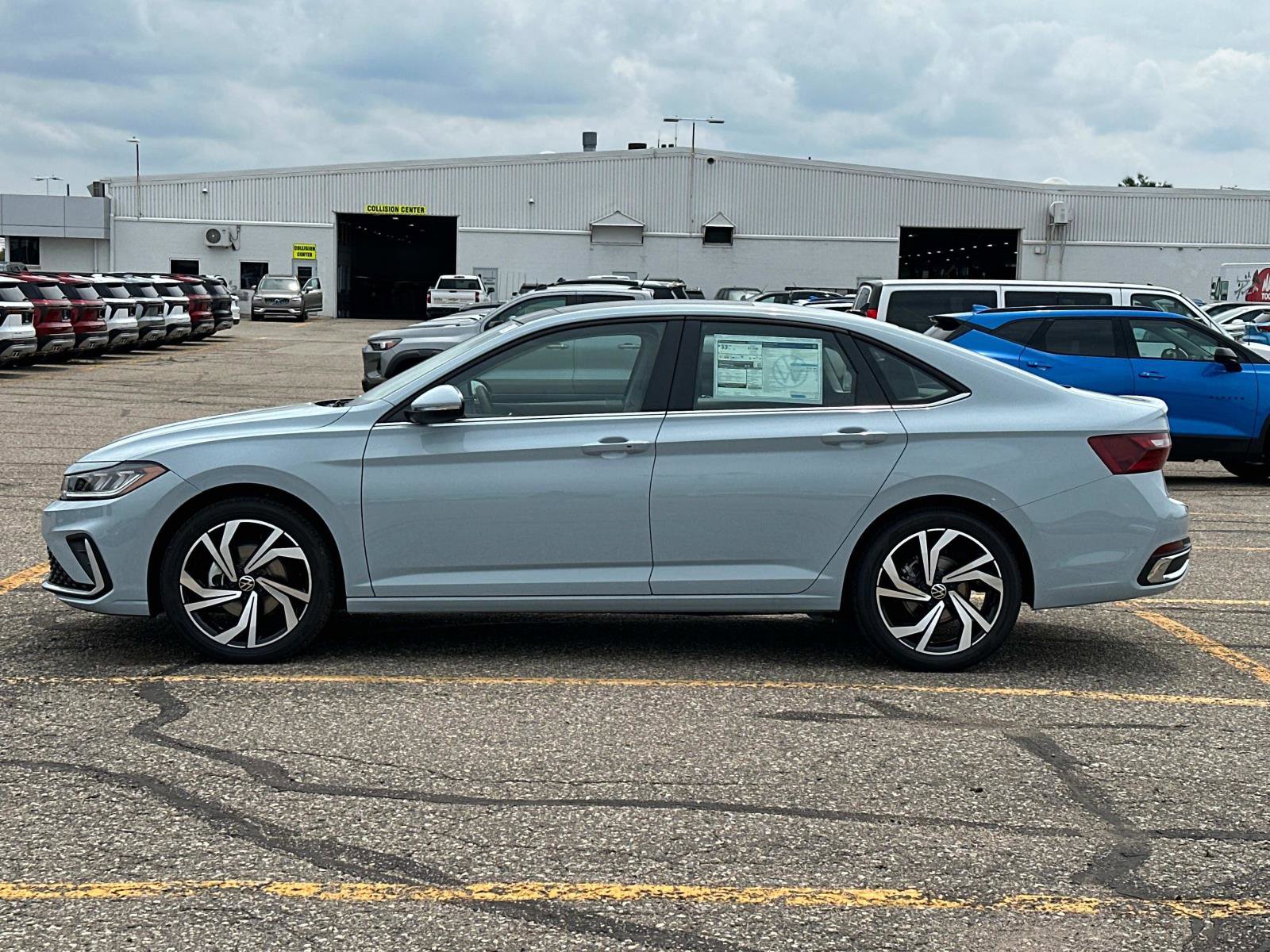 New 2025 Volkswagen Jetta SEL image 2