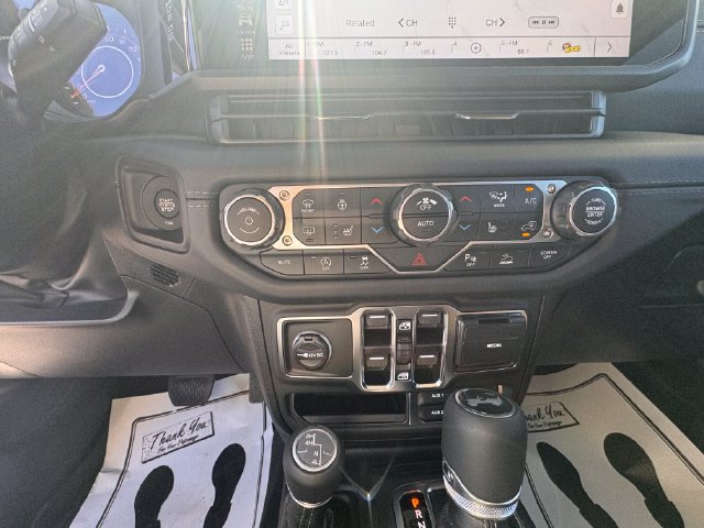 New 2027 Jeep Wrangler Unlimited Sahara AWD/4WD image 25
