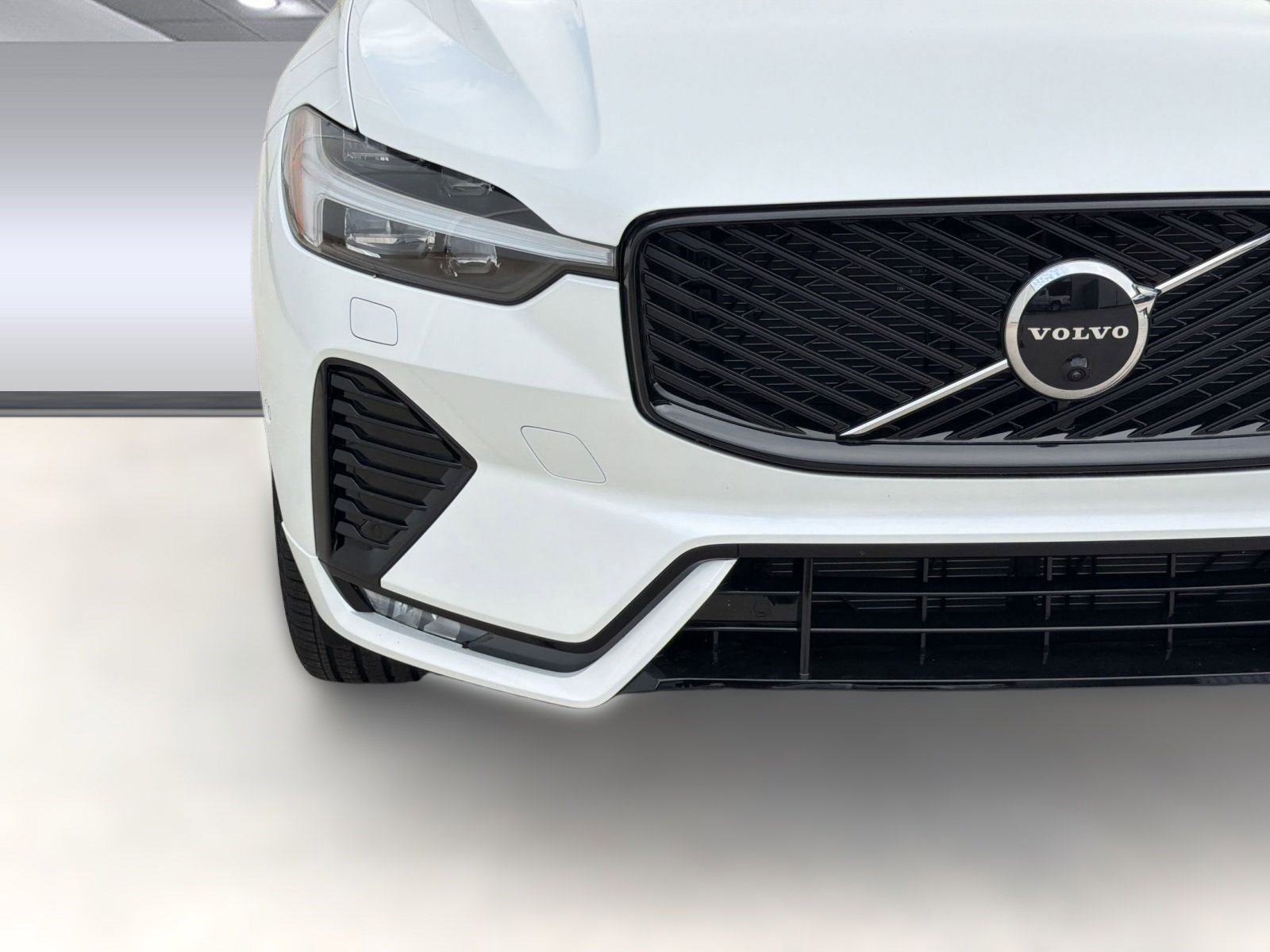 New 2026 Volvo XC60 B5 Plus w/ Protection Package Premier AWD/4WD image 27