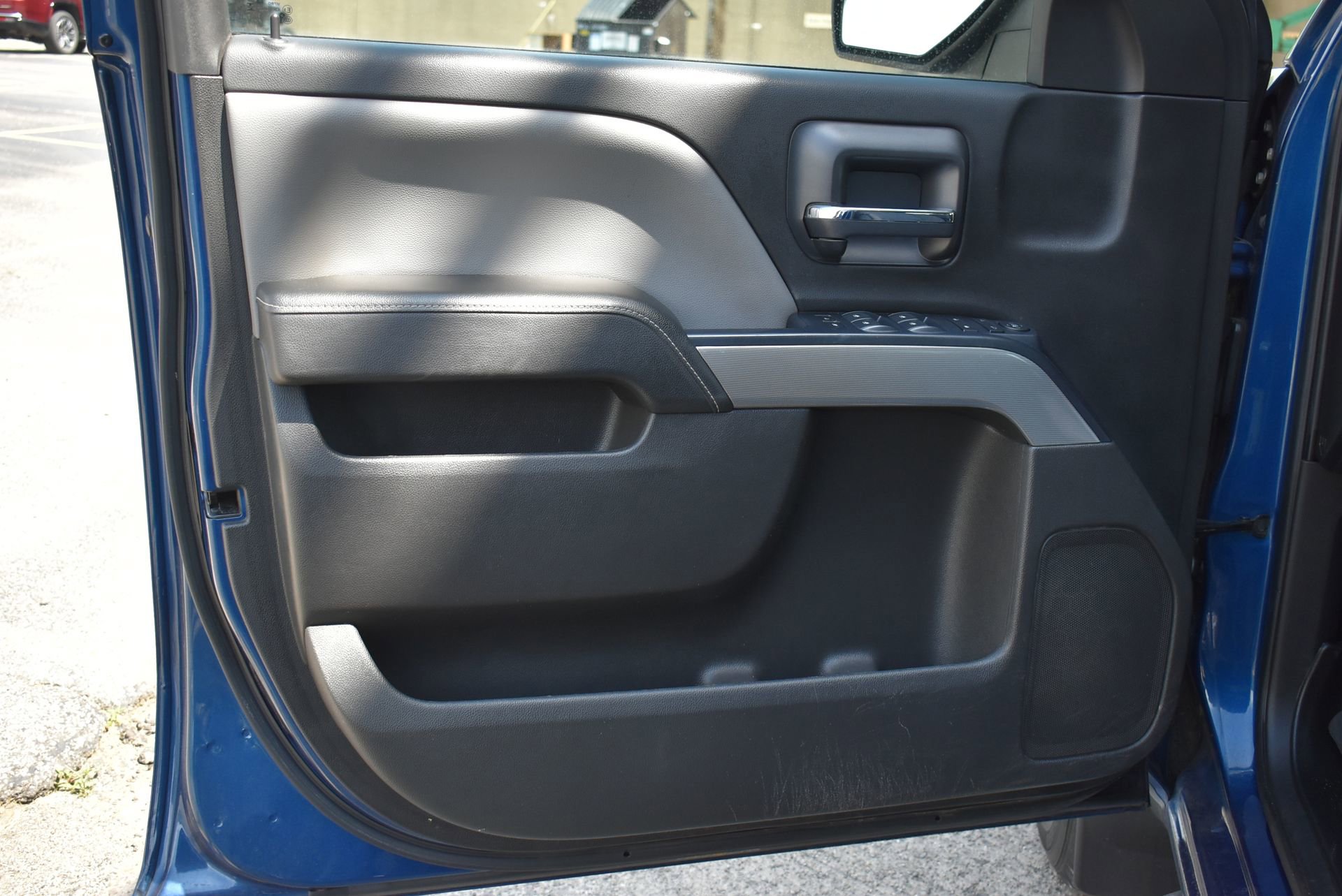 Used 2018 Chevrolet Silverado 1500 LT w/ All Star Edition AWD/4WD image 12
