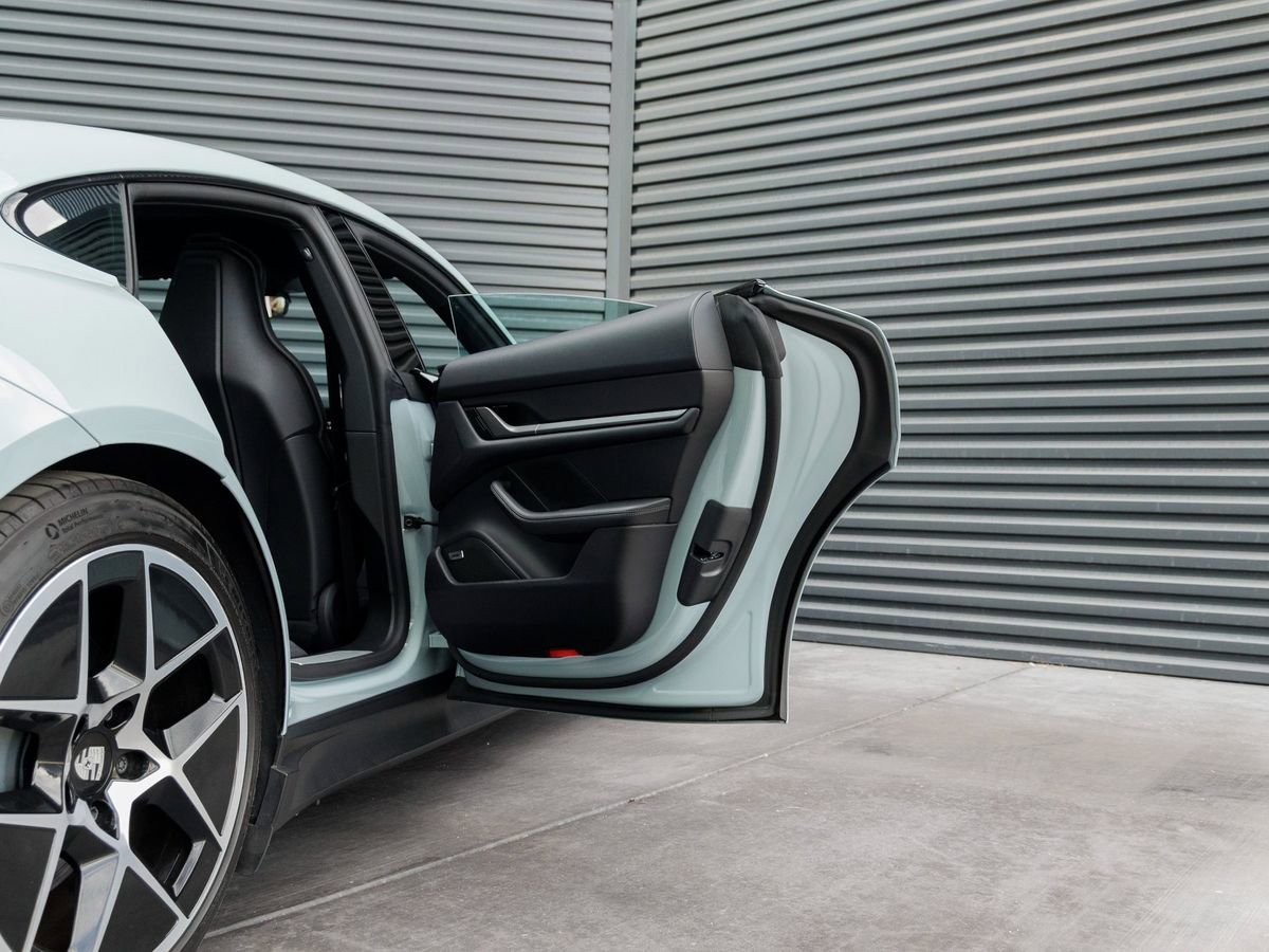 Used 2025 Porsche Taycan image 29