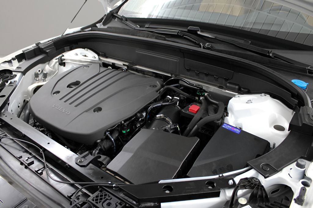 Used 2025 Volvo XC60 B5 Ultra image 44